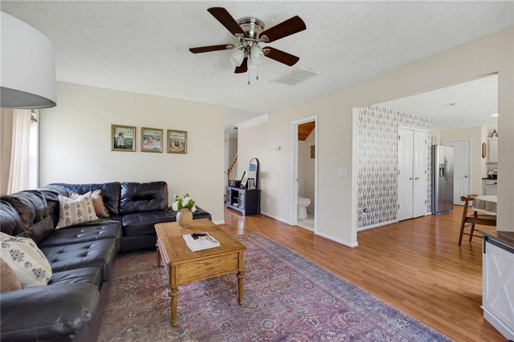 3 bedroom, 3 bathroom, 1,984 sq ft single family residence under contract at 341 Westminster Drive, Canton, GA 30114 — photo 9
