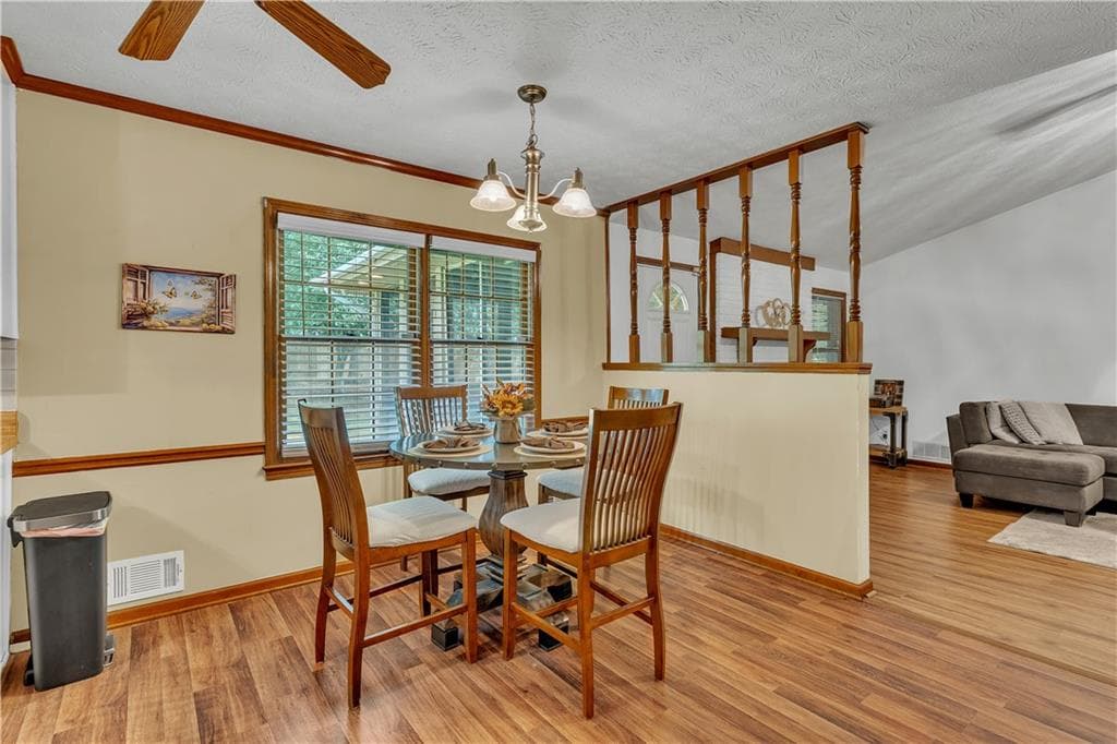 3 bedroom, 2 bathroom, 1,554 sq ft single family residence for sale at 4800 Kensington Lane, Conyers, GA 30094 — photo 4