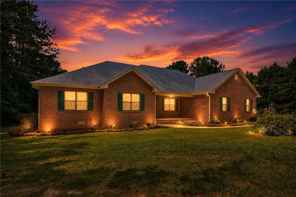 3 bedroom, 2 bathroom, 2,550 sq ft single family residence for sale at 2762 Lester Mill Road, Locust Grove, GA 30248