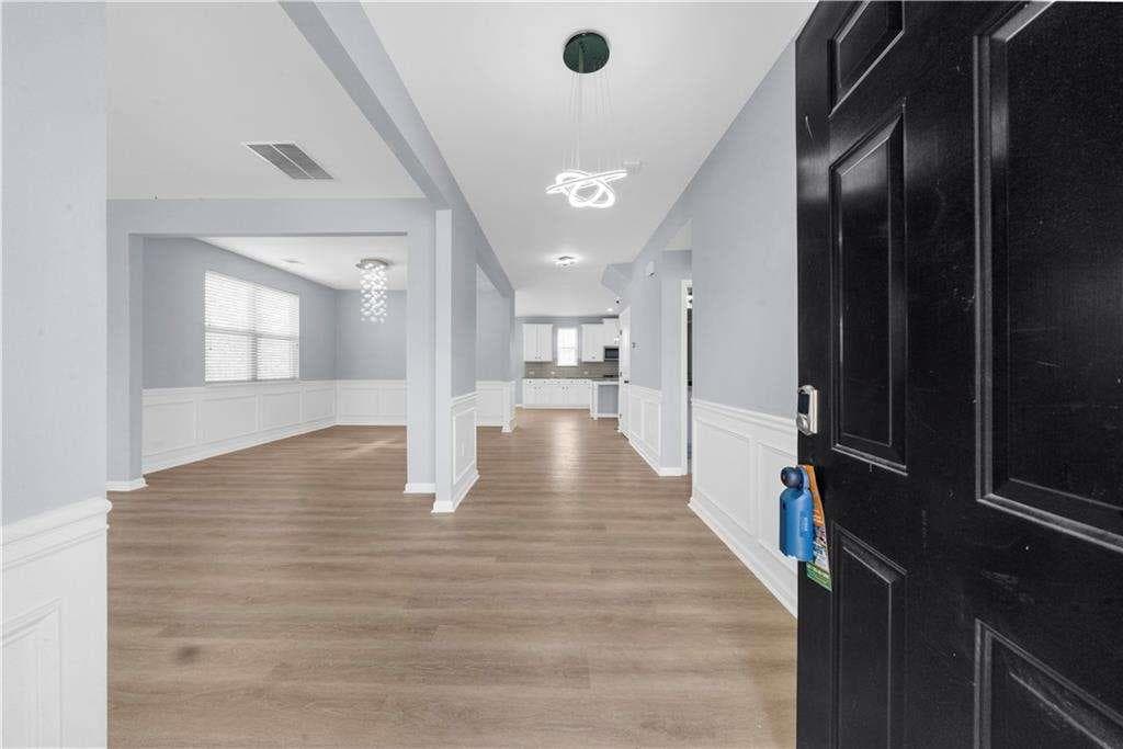 5 bedroom, 4 bathroom, 5,736 sq ft single family residence for rent at 5435 Mirror Lake Drive, Cumming, GA 30028 for $3,800 a month — photo 2