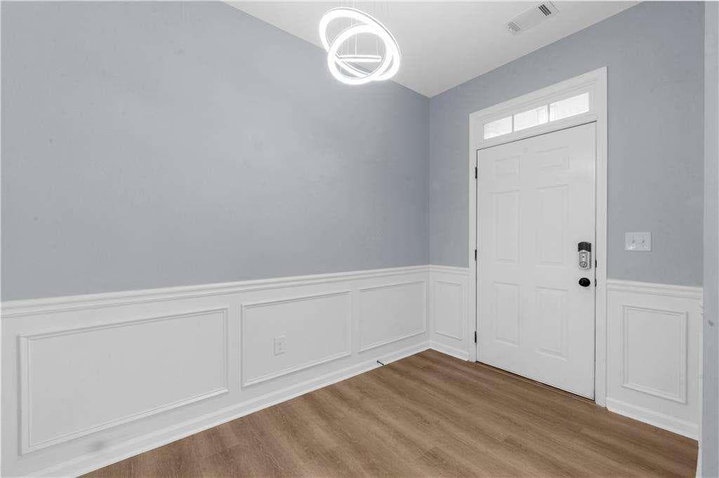 5 bedroom, 4 bathroom, 5,736 sq ft single family residence for rent at 5435 Mirror Lake Drive, Cumming, GA 30028 for $3,800 a month — photo 4