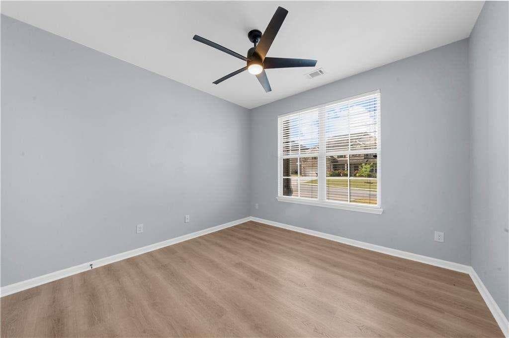 5 bedroom, 4 bathroom, 5,736 sq ft single family residence for rent at 5435 Mirror Lake Drive, Cumming, GA 30028 for $3,800 a month — photo 10
