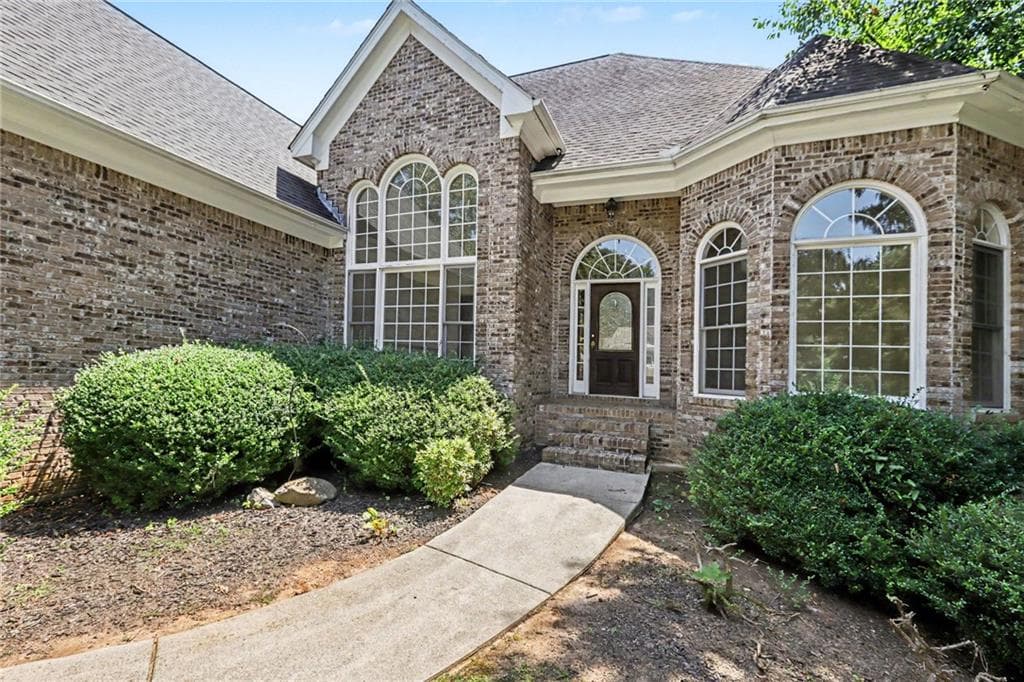 5 bedroom, 3 bathroom, 2,940 sq ft single family residence for sale at 2697 Mayfield Drive, Lawrenceville, GA 30043 — photo 5
