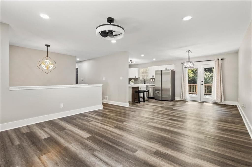 5 bedroom, 2 bathroom, 1,736 sq ft single family residence under contract at 7201 Woodcreek Way, Douglasville, GA 30134 — photo 7