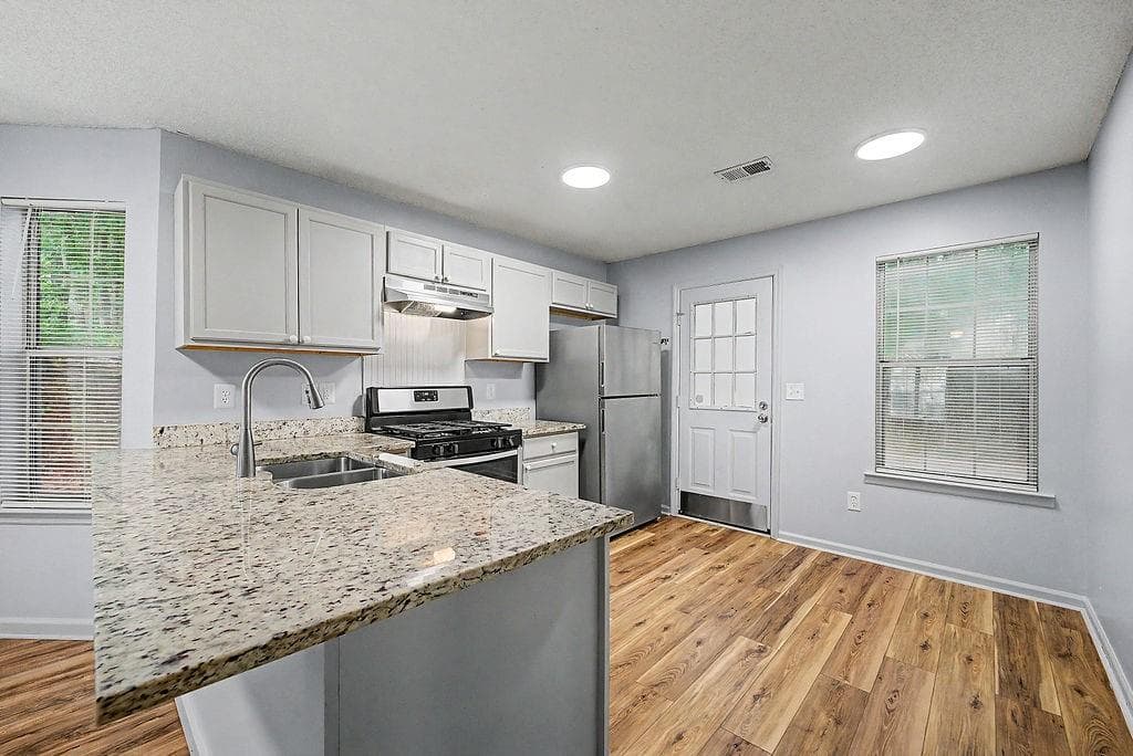 2 bedroom, 2 bathroom, 1,108 sq ft townhouse under contract at 1273 Scripps Court, Marietta, GA 30008 — photo 5