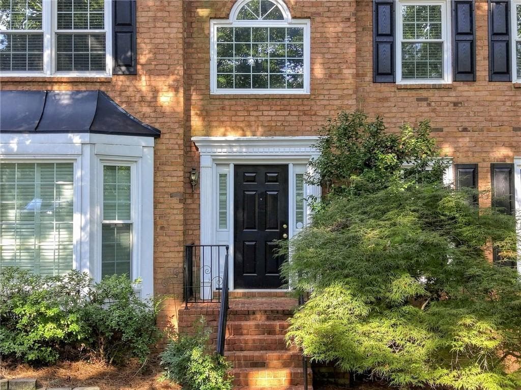 4 bedroom, 4 bathroom, 3,222 sq ft single family residence for sale at 2770 Cambridge Hills Road, Cumming, GA 30041 — photo 2