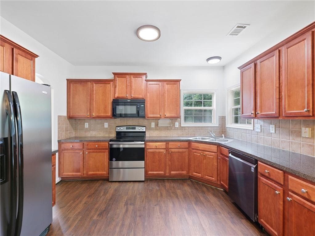 5 bedroom, 3 bathroom, 2,891 sq ft single family residence for rent at 3926 Walnut Grove Way, Gainesville, GA 30506 for $2,600 a month — photo 10