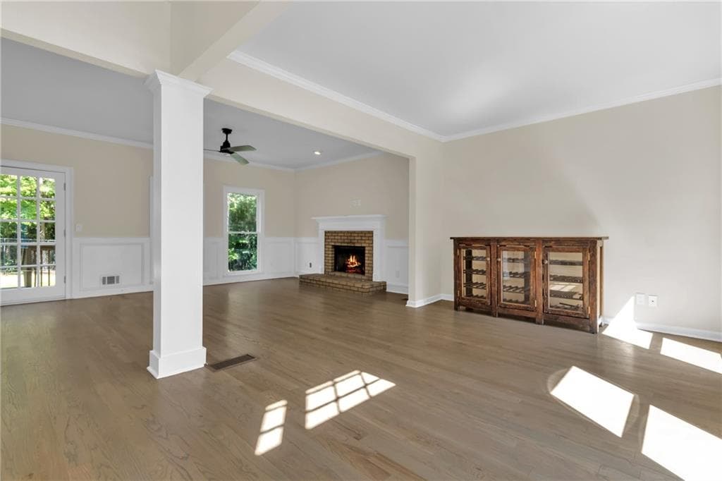 4 bedroom, 4 bathroom, 3,737 sq ft single family residence for sale at 3601 Hampstead Lane, Roswell, GA 30075 — photo 4