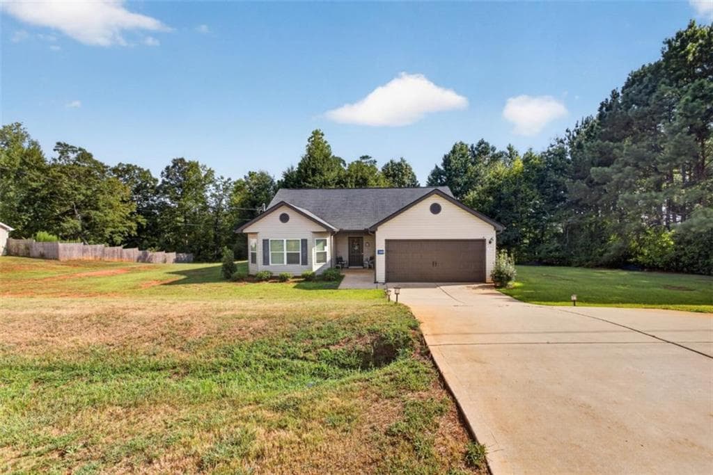 3 bedroom, 2 bathroom, 1,612 sq ft single family residence for sale at 500 Heath Drive, Thomaston, GA 30286 — photo 1 of 25