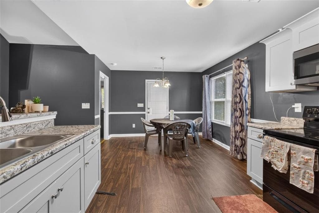 3 bedroom, 2 bathroom, 1,612 sq ft single family residence for sale at 500 Heath Drive, Thomaston, GA 30286 — photo 5