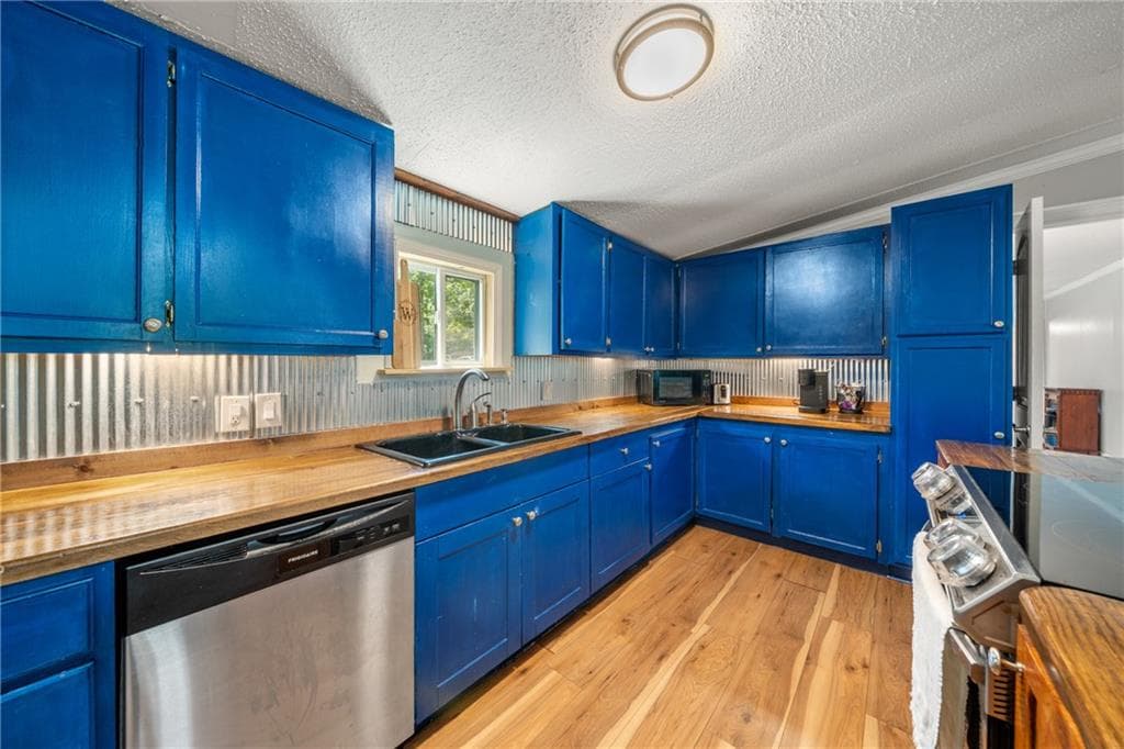 3 bedroom, 2 bathroom, 1,650 sq ft single family residence for sale at 115 Wildwood Trl, Cleveland, GA 30528 — photo 8