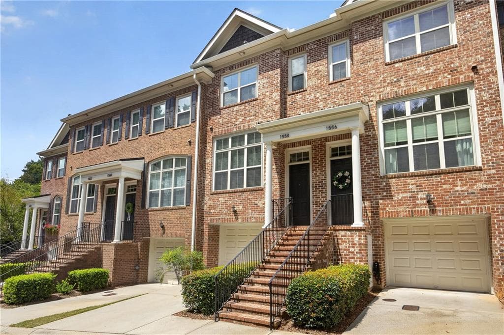 3 bedroom, 4 bathroom, 2,042 sq ft townhouse for sale at 1558 Mosaic Way, Smyrna, GA 30080 — photo 2