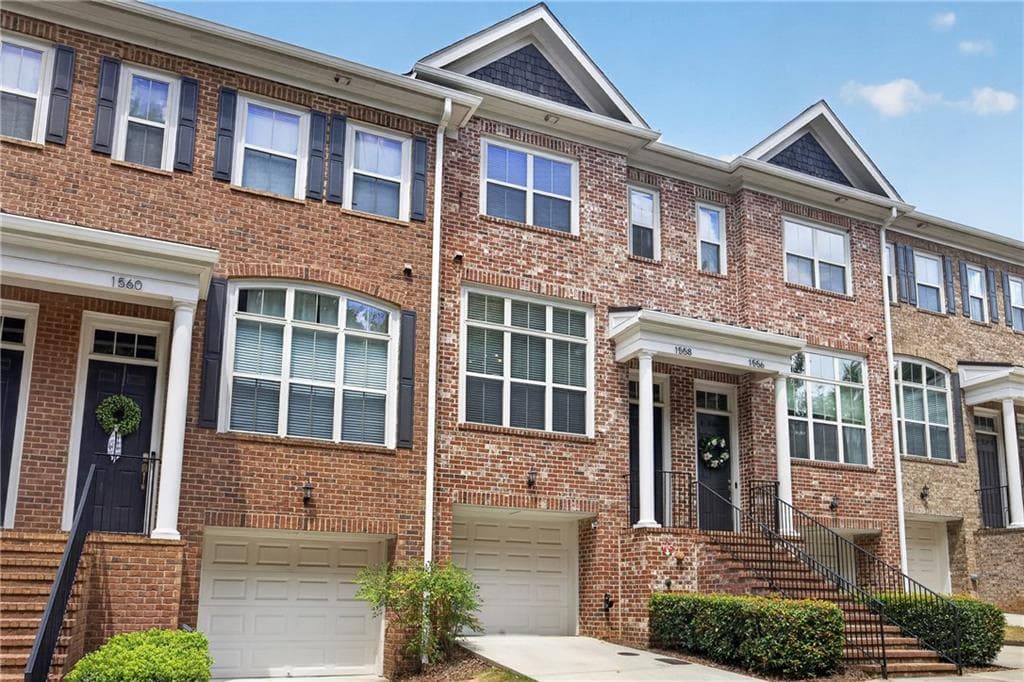 3 bedroom, 4 bathroom, 2,042 sq ft townhouse for sale at 1558 Mosaic Way, Smyrna, GA 30080 — photo 3