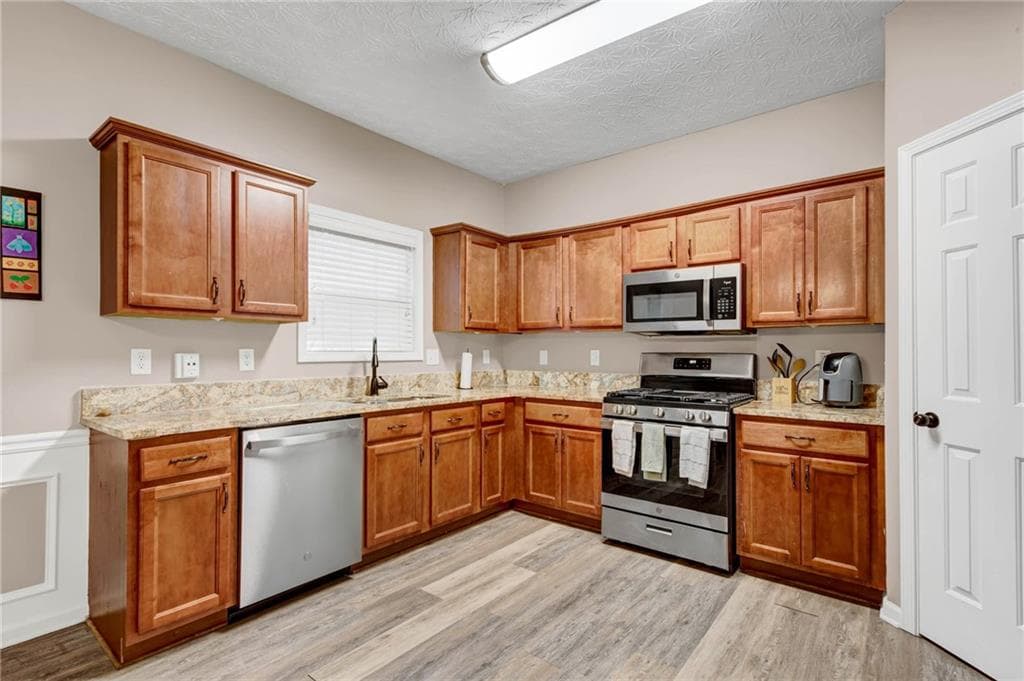 3 bedroom, 3 bathroom, 1,736 sq ft townhouse under contract at 1290 Adcox Square, Stone Mountain, GA 30088 — photo 8