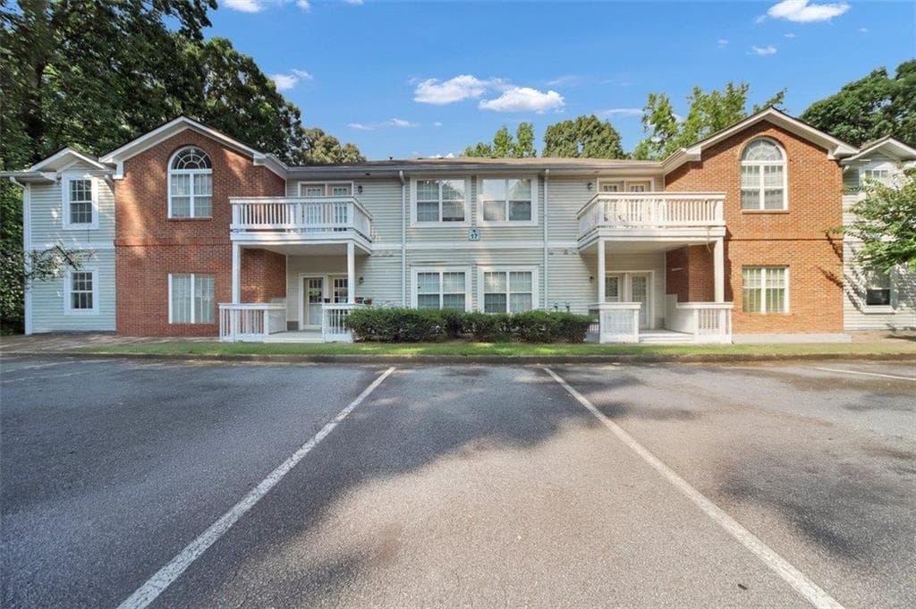 2 bedroom, 2 bathroom, 1,177 sq ft home for sale at 4010 Orchard Hill Terrace, Stone Mountain, GA