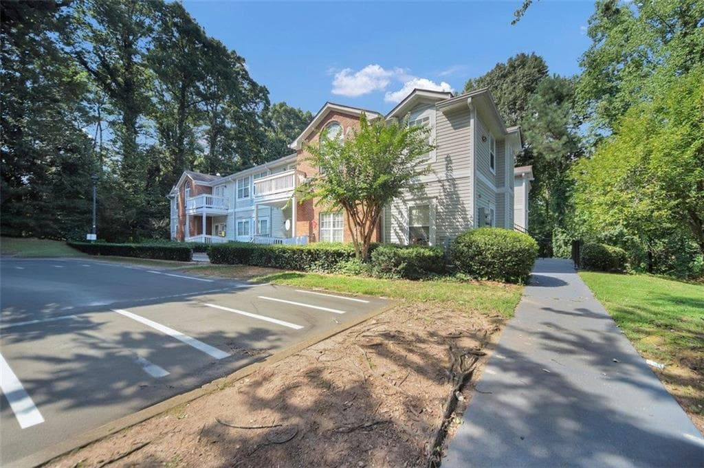 2 bedroom, 2 bathroom, 1,177 sq ft condominium for sale at 4010 Orchard Hill Terrace, Stone Mountain, GA 30083 — photo 2