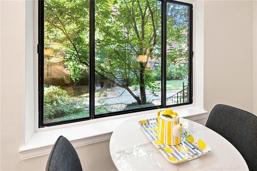 2 bedroom, 1 bathroom, 667 sq ft condominium for sale at 692 Argonne Avenue 2, Atlanta, GA 30308 — photo 5