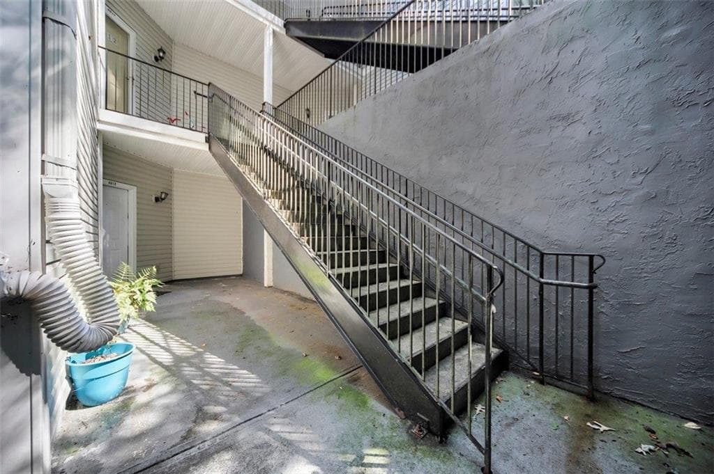 2 bedroom, 2 bathroom, 1,177 sq ft condominium for sale at 4010 Orchard Hill Terrace, Stone Mountain, GA 30083 — photo 4