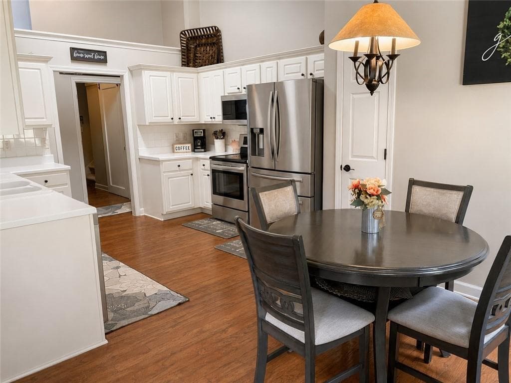 3 bedroom, 2 bathroom, 1,824 sq ft single family residence for sale at 1305 Overland Park Drive, Braselton, GA 30517 — photo 4
