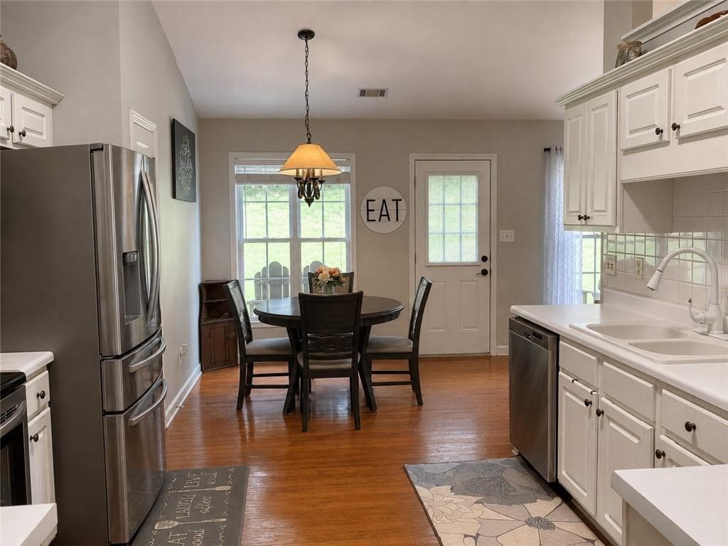 3 bedroom, 2 bathroom, 1,824 sq ft single family residence for sale at 1305 Overland Park Drive, Braselton, GA 30517 — photo 6