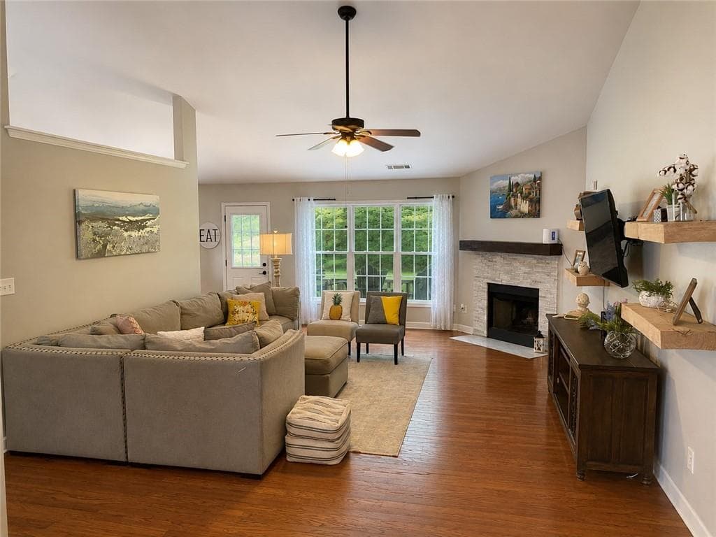 3 bedroom, 2 bathroom, 1,824 sq ft single family residence for sale at 1305 Overland Park Drive, Braselton, GA 30517 — photo 7