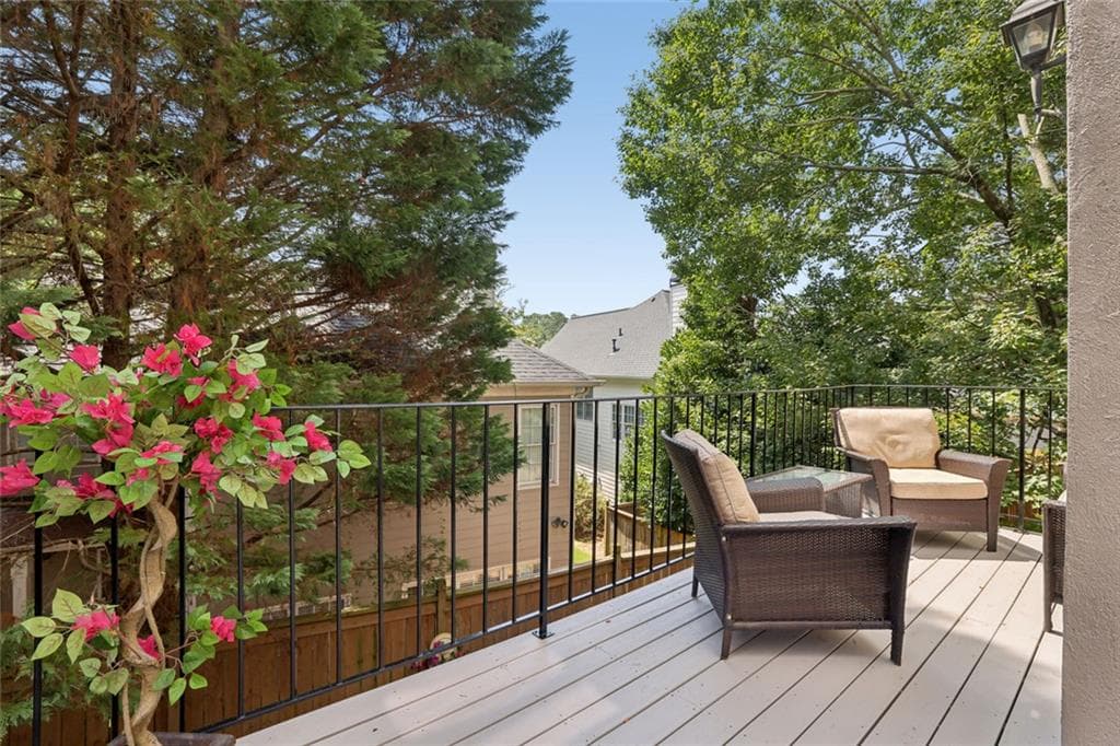 3 bedroom, 4 bathroom, 2,420 sq ft townhouse for sale at 13 Sycamore Station, Decatur, GA 30030 — photo 3