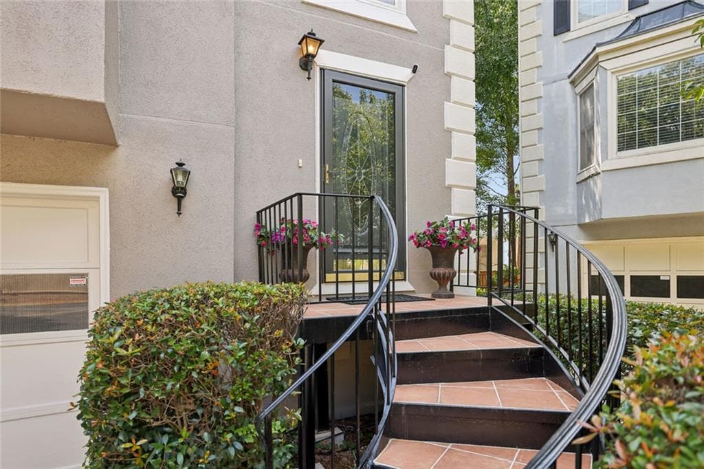 3 bedroom, 4 bathroom, 2,420 sq ft townhouse for sale at 13 Sycamore Station, Decatur, GA 30030 — photo 4