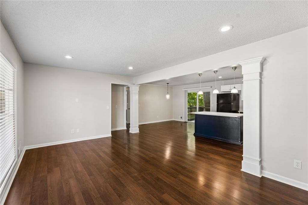 3 bedroom, 2 bathroom, 1,404 sq ft single family residence under contract at 1209 Siesta Lane, Acworth, GA 30102 — photo 6