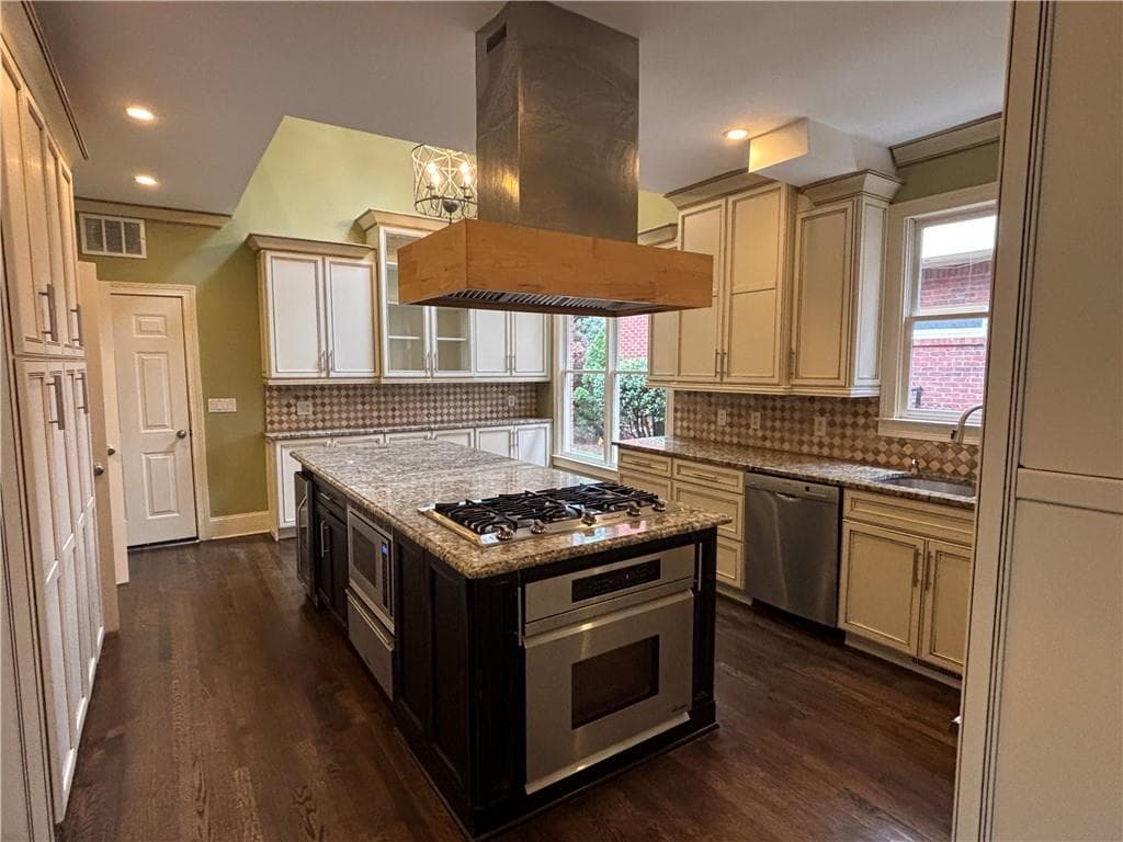 5 bedroom, 5 bathroom, 4,570 sq ft single family residence for rent at 340 Nell Court, Atlanta, GA 30342 for $5,800 a month — photo 6