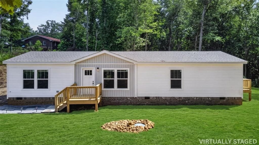 3 bedroom, 2 bathroom, 1,600 sq ft single family residence under contract at 758 Upper Burris Road, Canton, GA 30114