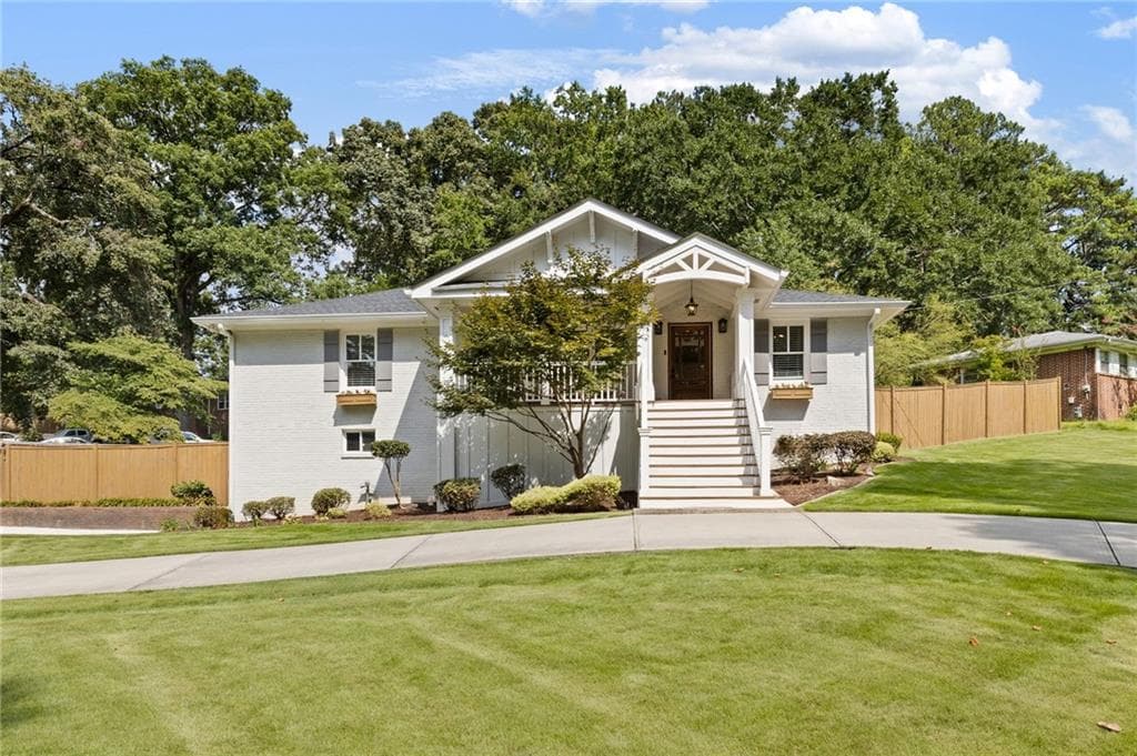 3 bedroom, 3 bathroom, 2,600 sq ft single family residence sold at 2661 Linnwood Drive, Smyrna, GA 30080