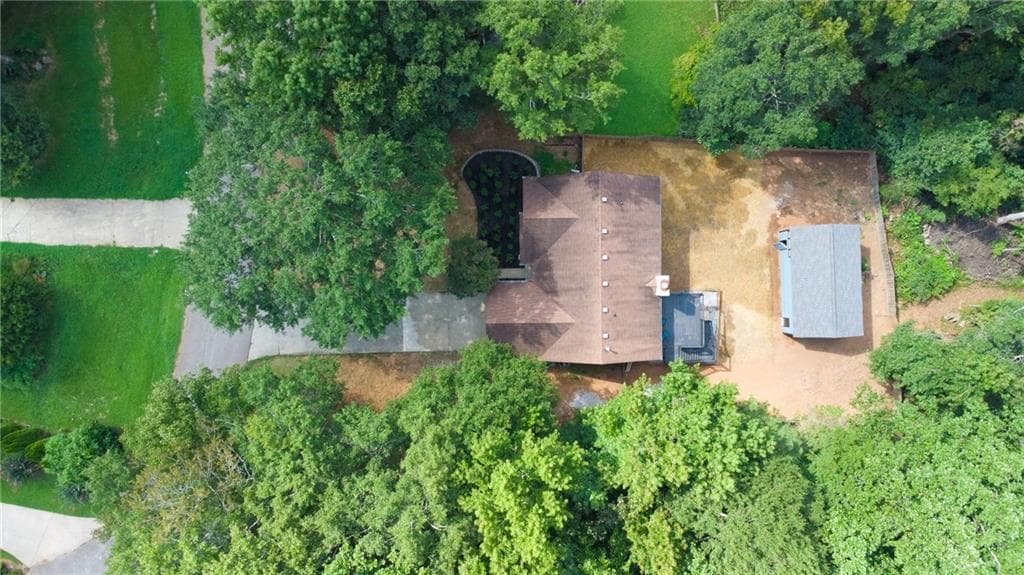3 bedroom, 2 bathroom, 2,414 sq ft single family residence for sale at 4267 Riviere PT, Gainesville, GA 30507 — photo 3