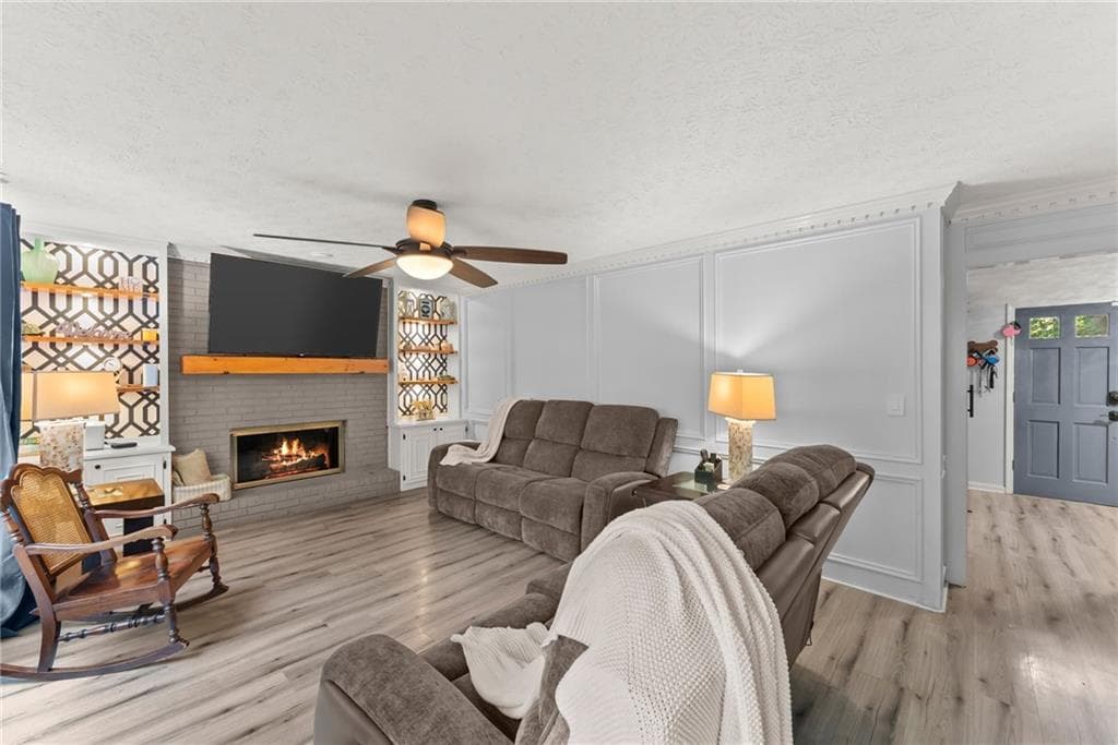 5 bedroom, 4 bathroom, 2,896 sq ft single family residence for sale at 3824 Shawnee Run, Lilburn, GA 30047 — photo 6