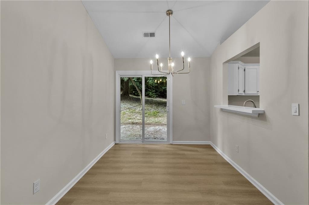 3 bedroom, 2 bathroom, 1,287 sq ft single family residence under contract at 713 Stonebridge Way, Lithonia, GA 30058 — photo 9