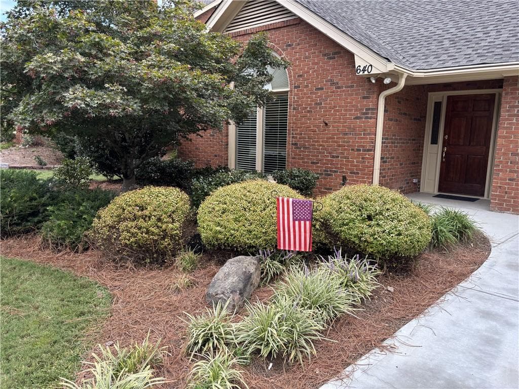 3 bedroom, 3 bathroom, 2,873 sq ft townhouse for sale at 640 Brickleberry Court, Roswell, GA 30075 — photo 2