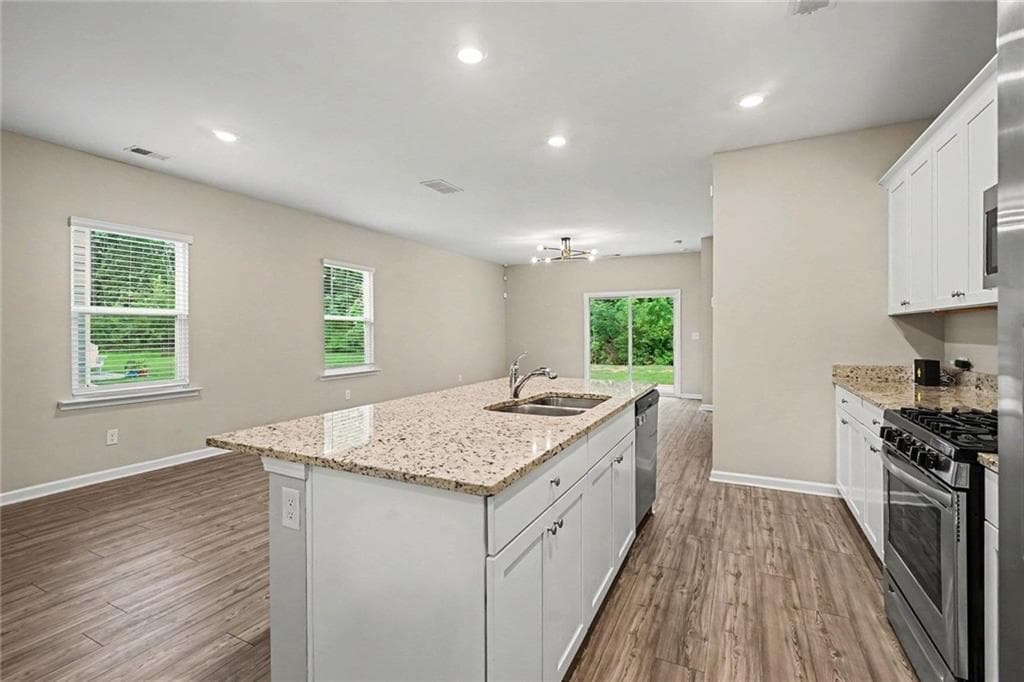 5 bedroom, 3 bathroom, 2,365 sq ft single family residence for sale at 59 Osprey Overlook Drive, Braselton, GA 30517 — photo 4
