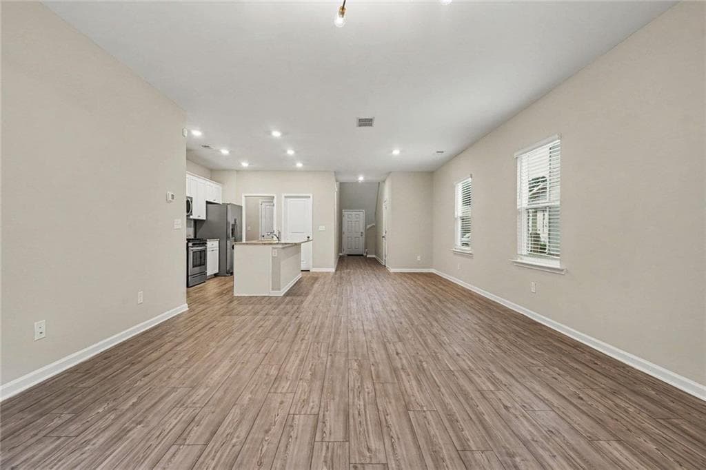 5 bedroom, 3 bathroom, 2,365 sq ft single family residence for sale at 59 Osprey Overlook Drive, Braselton, GA 30517 — photo 5