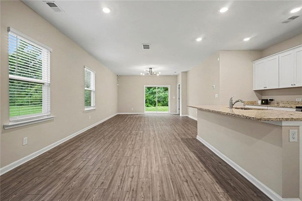 5 bedroom, 3 bathroom, 2,365 sq ft single family residence for sale at 59 Osprey Overlook Drive, Braselton, GA 30517 — photo 6