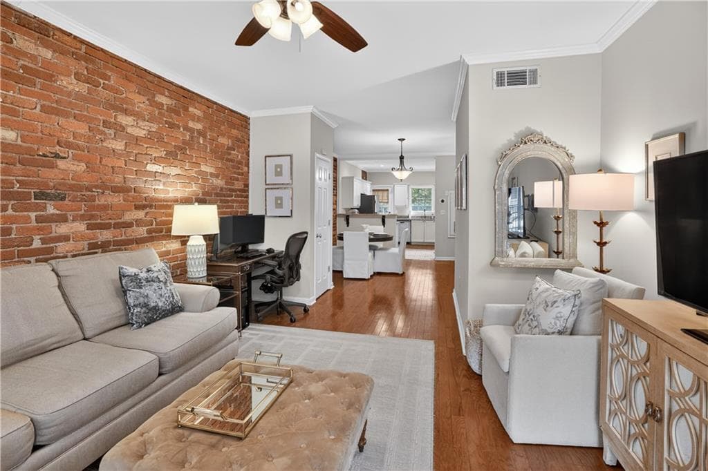 2 bedroom, 2 bathroom, 1,090 sq ft condominium for sale at 3675 Peachtree Road 19, Atlanta, GA 30319 — photo 4