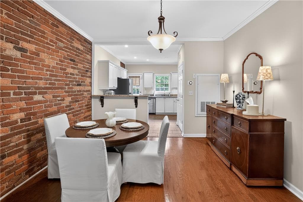 2 bedroom, 2 bathroom, 1,090 sq ft condominium for sale at 3675 Peachtree Road 19, Atlanta, GA 30319 — photo 6