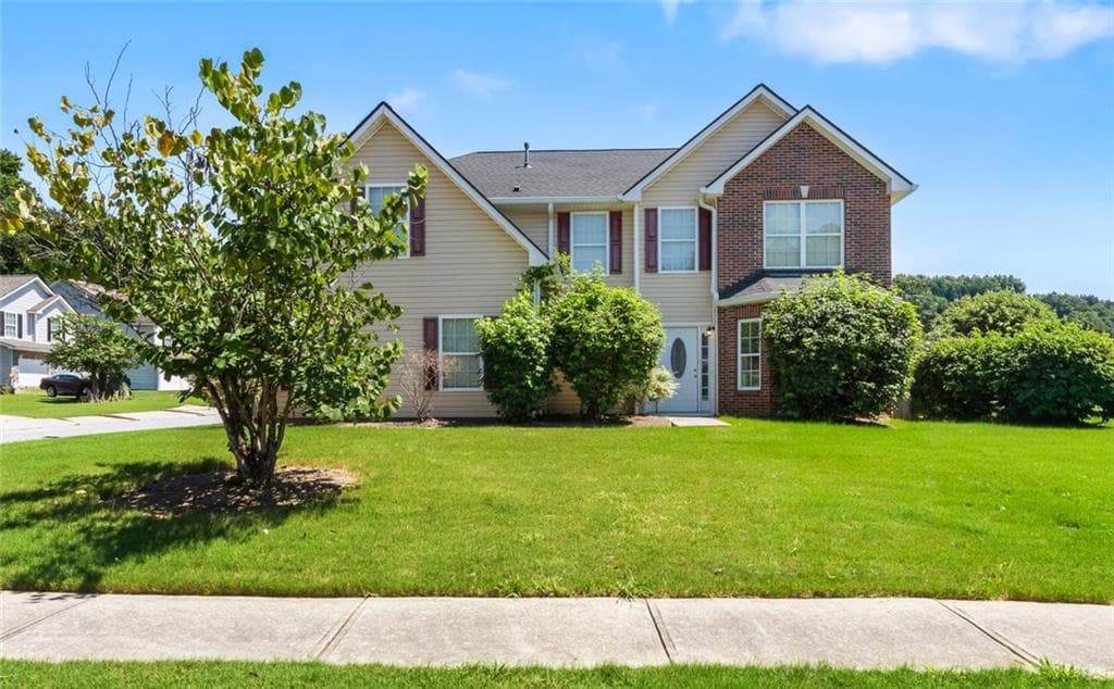 4 bedroom, 3 bathroom, 3,015 sq ft single family residence for rent at 4124 Alveston Drive, Atlanta, GA 30349 for $2,550 a month — photo 1 of 31