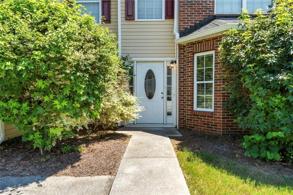 4 bedroom, 3 bathroom, 3,015 sq ft single family residence for rent at 4124 Alveston Drive, Atlanta, GA 30349 for $2,550 a month — photo 3