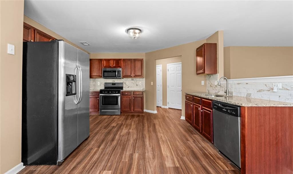 4 bedroom, 3 bathroom, 3,015 sq ft single family residence for rent at 4124 Alveston Drive, Atlanta, GA 30349 for $2,550 a month — photo 9