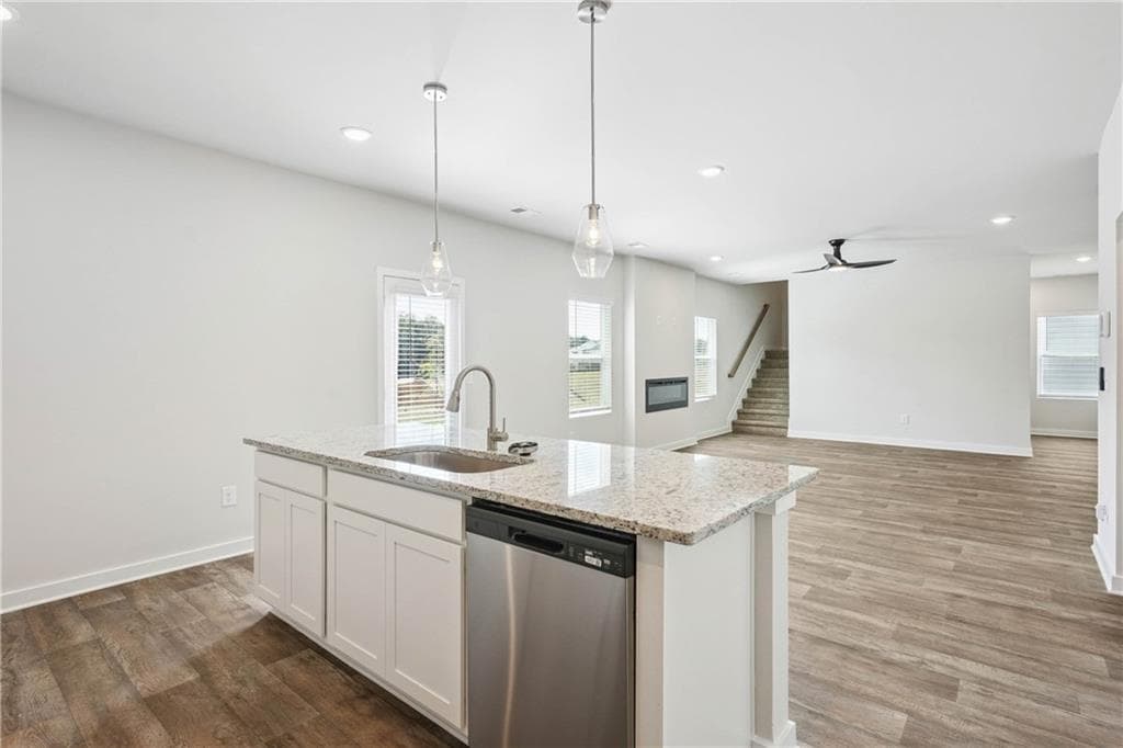 4 bedroom, 3 bathroom, 2,700 sq ft single family residence for sale at 470 Orwell Drive, Social Circle, GA 30025 — photo 7