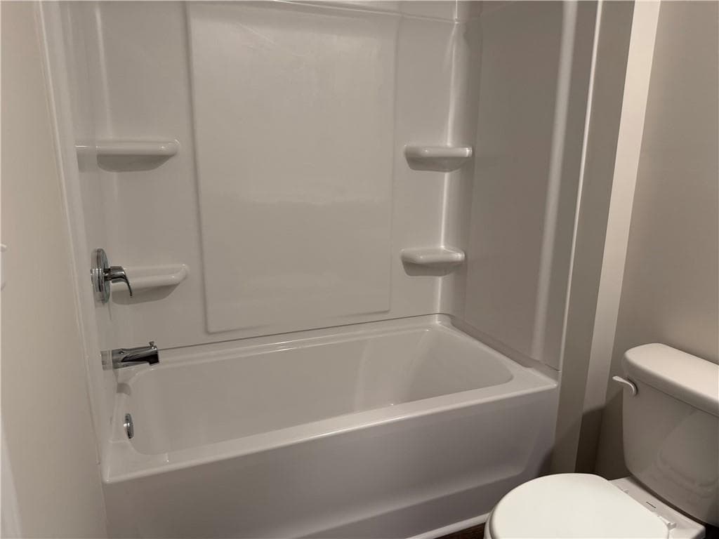 3 bedroom, 3 bathroom townhouse for rent at 2064 Crossing Road, Stone Mountain, GA 30088 for $2,299 a month — photo 6
