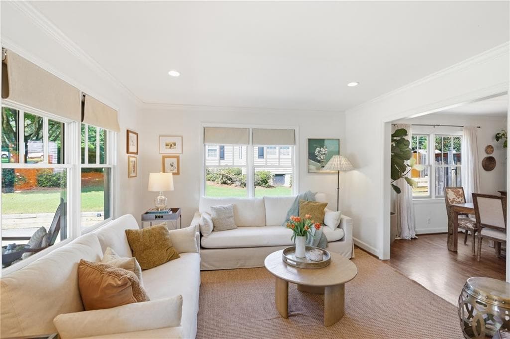 3 bedroom, 2 bathroom, 1,766 sq ft single family residence for sale at 424 Cascade Drive, Marietta, GA 30064 — photo 3