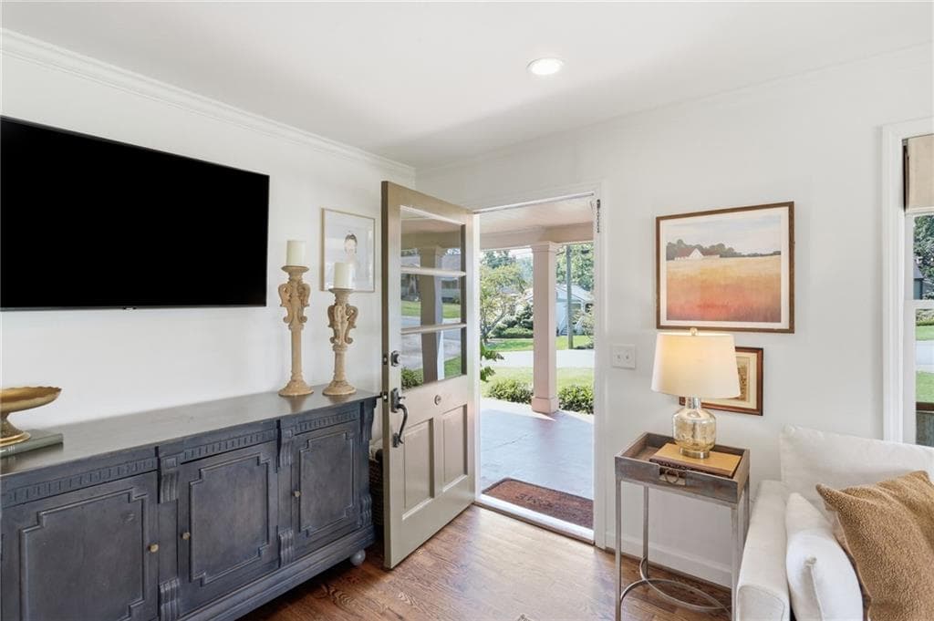 3 bedroom, 2 bathroom, 1,766 sq ft single family residence for sale at 424 Cascade Drive, Marietta, GA 30064 — photo 8