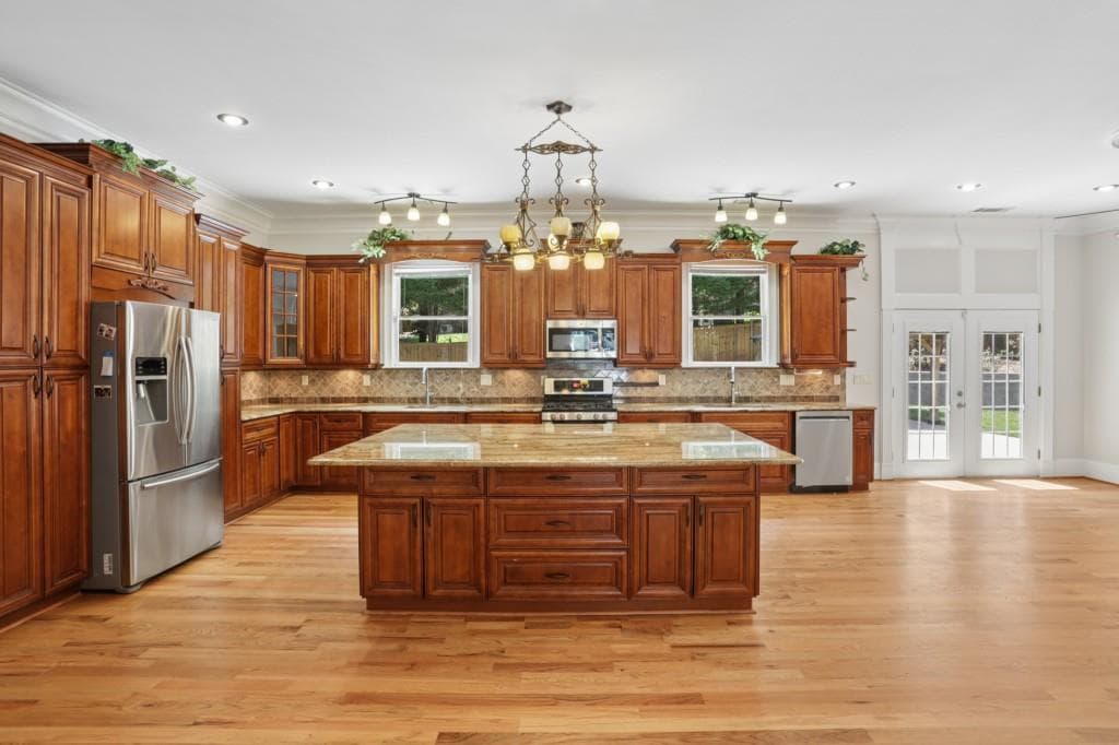4 bedroom, 3 bathroom, 3,144 sq ft single family residence for sale at 1425 Pineway Drive, Atlanta, GA 30329 — photo 3