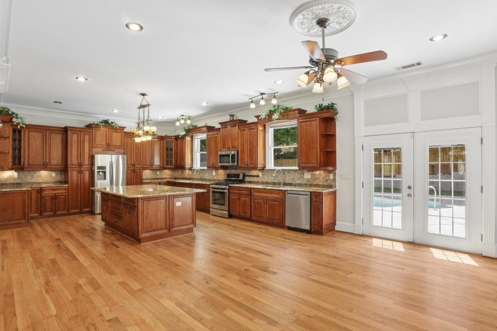 4 bedroom, 3 bathroom, 3,144 sq ft single family residence for sale at 1425 Pineway Drive, Atlanta, GA 30329 — photo 4