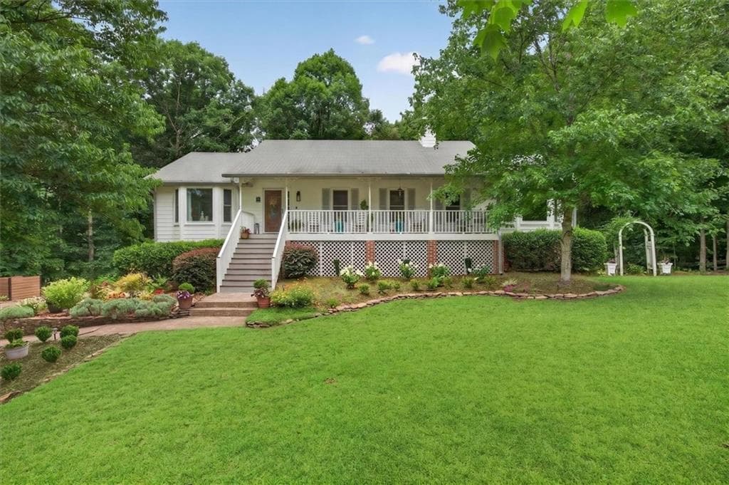 4 bedroom, 3 bathroom, 2,642 sq ft single family residence under contract at 5868 Bridgemont Place, Acworth, GA 30101